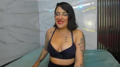 Snapshot of afroditaowen_ chatting on November 12, 11:10 am afroditaowen_ online show from November 12, 11:10 am