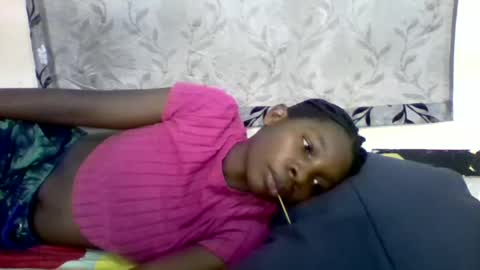 Snapshot of afronubians_ chatting on February 16, 11:27 am pink and josphen online show from February 16, 11:27 am