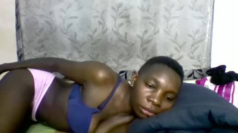 Snapshot of afronubians_ chatting on March 9, 6:21 pm pink and josphen online show from March 9, 6:21 pm