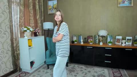 Hi Im Alison Welcome to my room online show from October 7, 7:16 am