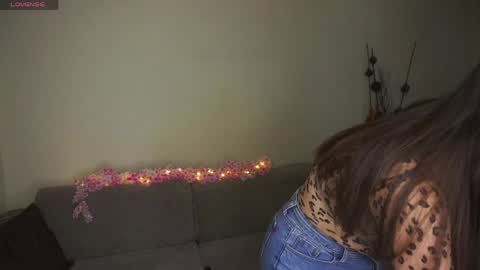 Lana  1800 - 0330 UTC   Mia 0700- 1630 UTC online show from April 7, 6:14 am