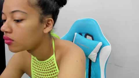 Snapshot of agata18_ chatting on November 14, 12:37 pm A G A T A online show from November 14, 12:37 pm