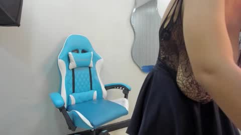 Snapshot of agata18_ chatting on November 26, 12:28 pm A G A T A online show from November 26, 12:28 pm