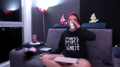 Agata Collinss online show from December 5, 8:01 am