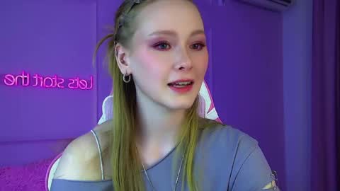 AgataFoxley online show from April 22, 6:31 pm