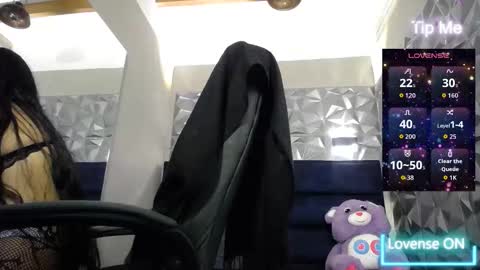 Snapshot of agatha15_ chatting on December 4, 12:03 pm Agatha online show from December 4, 12:03 pm