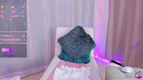 Elon M 3 online show from December 15, 9:53 pm