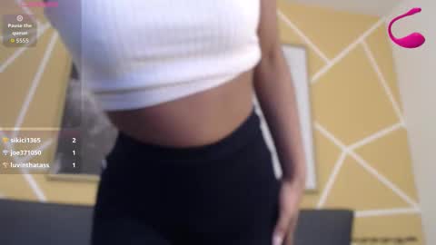agatha_amaya online show from October 25, 2:35 pm