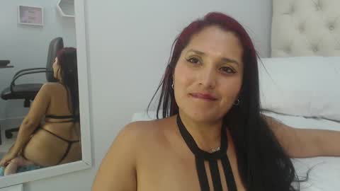 agatha_collinz online show from January 7, 9:25 pm