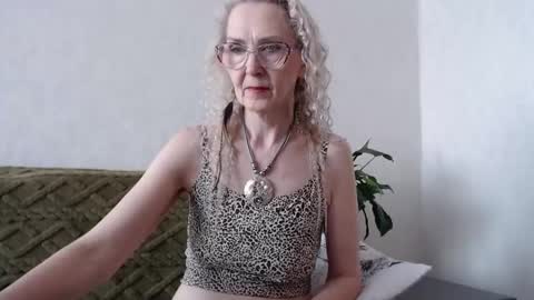 Agatha online show from March 6, 3:35 am