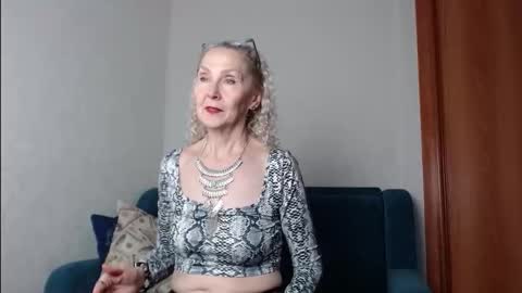 Snapshot of agatha_moore_ chatting on October 22, 9:42 am Agatha online show from October 22, 9:42 am