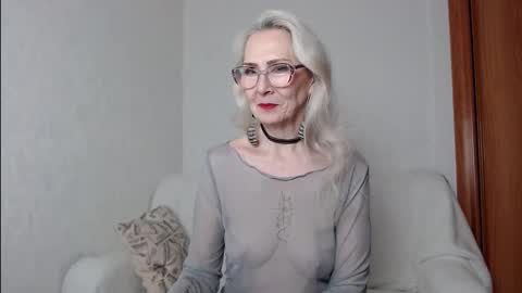 Snapshot of agatha_moore_ chatting on November 21, 3:44 pm Agatha online show from November 21, 3:44 pm