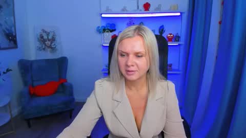 Snapshot of agathaklouin chatting on February 19, 7:10 pm Agatha online show from February 19, 7:10 pm