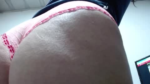 Snapshot of agel_sw1 chatting on March 6, 1:05 am Angel online show from March 6, 1:05 am