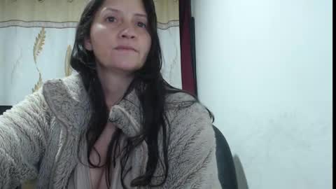 Snapshot of agel_sw1 chatting on October 3, 11:02 pm Angel online show from October 3, 11:02 pm