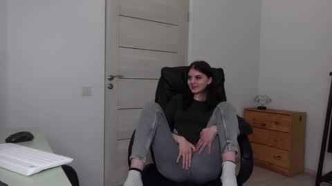 Agelina Lilly Laura online show from January 19, 9:02 pm