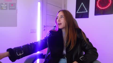 Agelina Lilly Laura online show from September 25, 2:43 pm