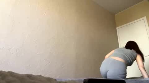 agness____ online show from September 25, 9:35 am