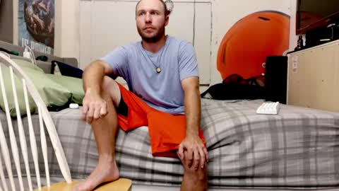 agobber online show from July 12, 8:33 pm