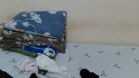 Snapshot of aguas_ chatting on April 4, 3:16 am aguas online show from April 4, 3:16 am