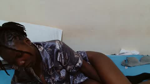 Snapshot of aguas_ chatting on April 6, 6:31 pm aguas online show from April 6, 6:31 pm