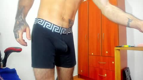 Snapshot of aguslover chatting on January 12, 6:05 pm Agustin online show from January 12, 6:05 pm