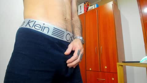 Snapshot of aguslover chatting on January 22, 5:28 pm Agustin online show from January 22, 5:28 pm