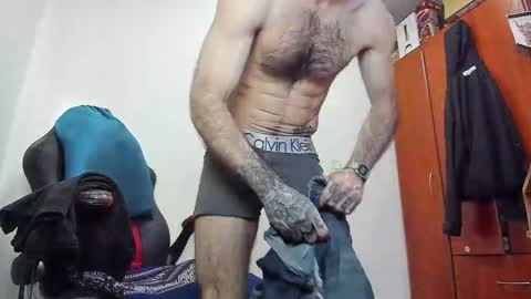 Snapshot of aguslover chatting on November 8, 7:34 pm Agustin online show from November 8, 7:34 pm