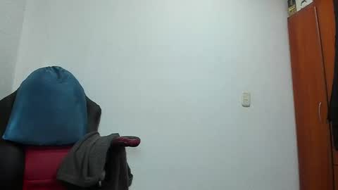 Snapshot of aguslover chatting on November 23, 6:41 pm Agustin online show from November 23, 6:41 pm