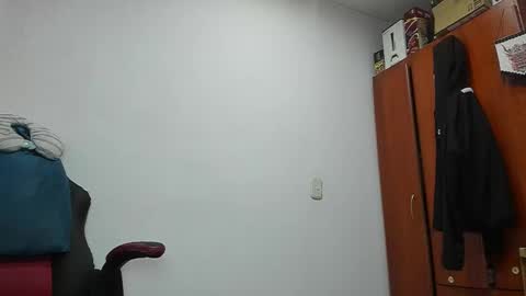 Snapshot of aguslover chatting on November 27, 6:21 pm Agustin online show from November 27, 6:21 pm