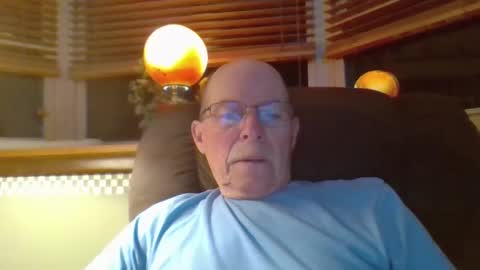 aguynrkfrd online show from October 11, 9:19 am