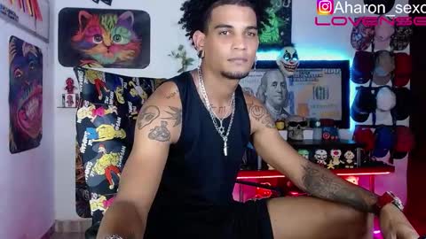 Snapshot of aharon_sexo1 chatting on October 24, 1:24 am Aharon  Zamora online show from October 24, 1:24 am