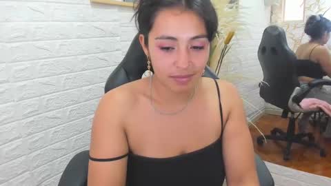 Snapshot of ahisha09 chatting on December 15, 6:48 pm Ahisha online show from December 15, 6:48 pm