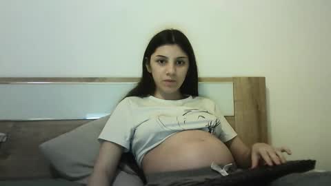 Snapshot of ahotkitty18 chatting on November 5, 5:13 pm Selena online show from November 5, 5:13 pm