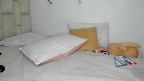 karoline  online show from December 21, 10:51 pm