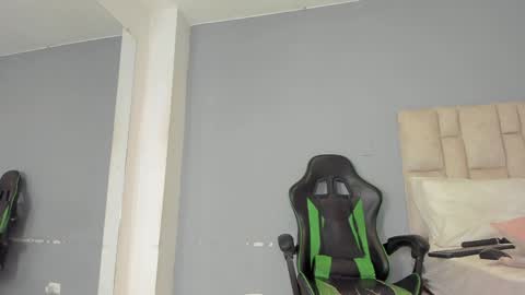 karoline  online show from December 30, 8:15 pm