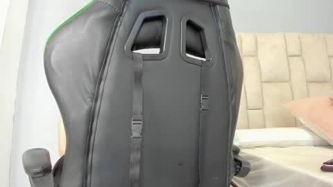 karoline  online show from January 3, 4:48 pm