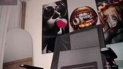 Aida  online show from December 22, 10:01 am