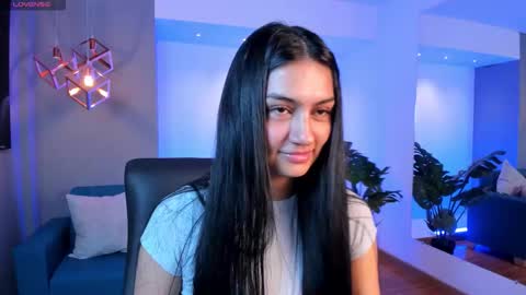 aidajoness online show from December 2, 11:37 am