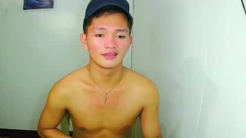 Snapshot of aiden_acexxx chatting on June 20, 6:27 am aiden_acexxx online show from June 20, 6:27 am