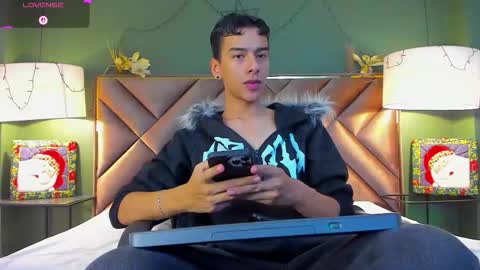 aiden_royce online show from December 18, 3:12 am