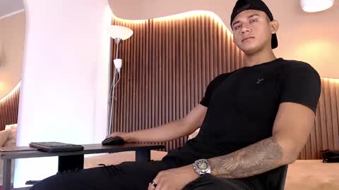 Aiden online show from September 20, 1:12 pm