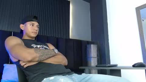 Aiden online show from September 21, 1:13 pm