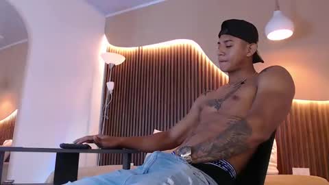 Aiden online show from September 28, 1:16 pm
