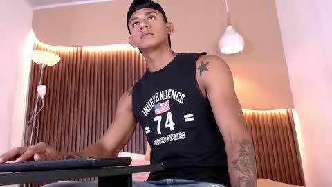Aiden online show from October 1, 1:06 pm