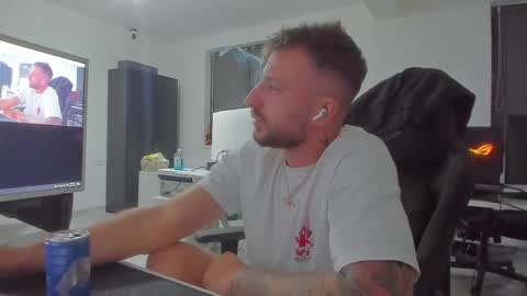 Aiden online show from September 28, 3:06 pm
