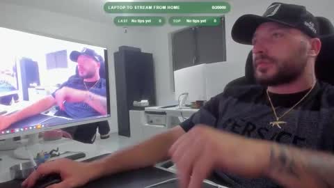 Aiden online show from October 8, 8:39 pm