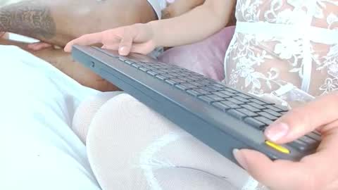 aiilynsmiith online show from October 16, 8:48 am