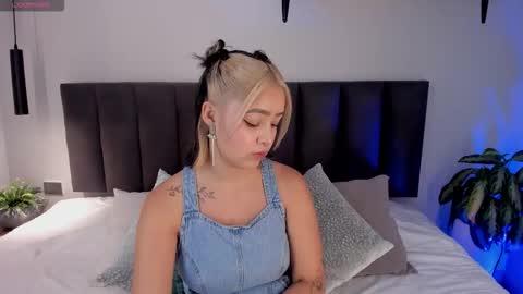 Snapshot of ailanacortes chatting on February 2, 12:15 pm ailanacortes online show from February 2, 12:15 pm