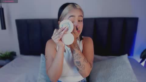 Snapshot of ailanacortes chatting on February 18, 12:01 pm ailanacortes online show from February 18, 12:01 pm